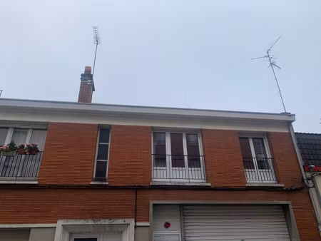 f2 en très bon état entre la catho et marché de wazemmes