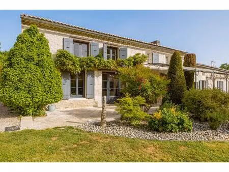 maison charentaise de charme au coeur d'un écrin de nature