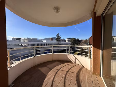 type 4 centre annecy avec double garage