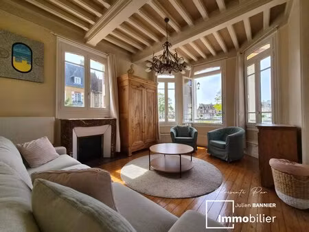 cabourg place du grand hôtel – appartement de caractère avec stationnement  à deux pas de 