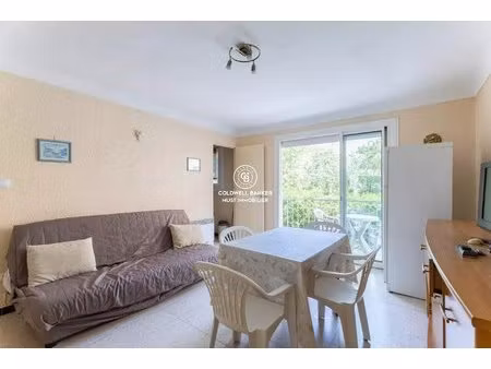 canet plage : appartement 2 pièces avec cave et stationnement