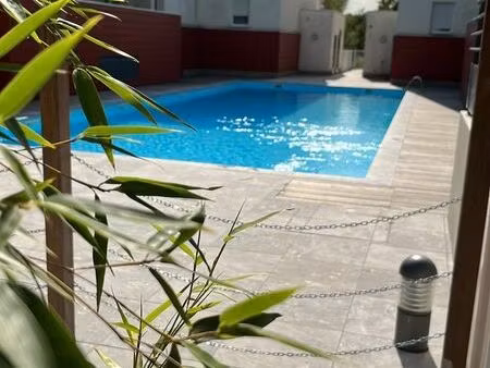 appartement f2 avec balcon et piscine