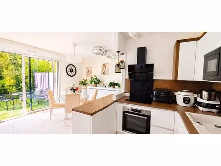 fontenay-trésigny – f3 lumineux avec ascenseur et cuisine équipée