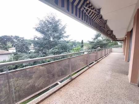 quartier les arceaux   à louer magnifique appartement de typ