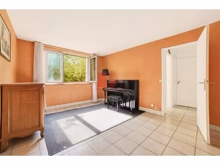 vanves insurrection - appartement 3 pieces de 49 m² - cave