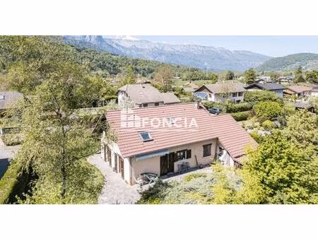 maison familiale 7 pièces composée aujourd'hui de deux appartements indépendants  secteur 