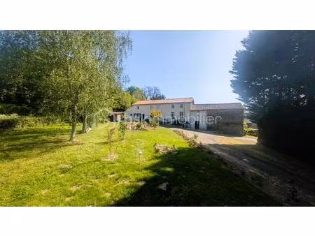 corps de ferme de 90 m² à le beugnon