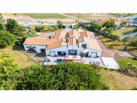 vente maison à saint-révérend (85220) : à vendre / 402m² saint-révérend