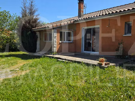 maison de plain-pied avec piscine