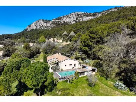 bright  quiet property with id 2786370830