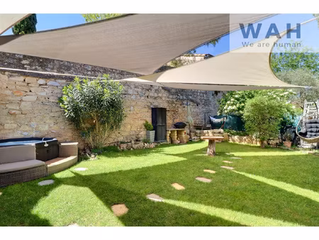 maison de village de 110 m2 avec jardin  cour et stationneme