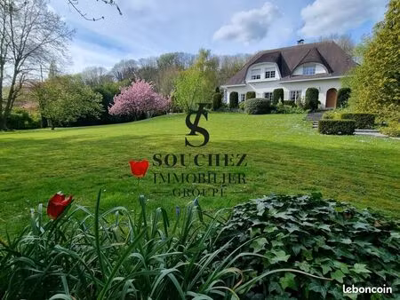 pavillon 8 pièces 275 m²