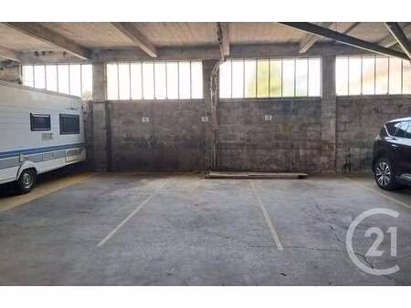 location garage box et parking à bagnoles-de-l'orne (61140) : à louer / 7m² bagnoles-de-l'