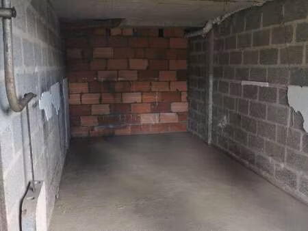 location garage box et parking à caen (14000) : à louer / 15m² caen