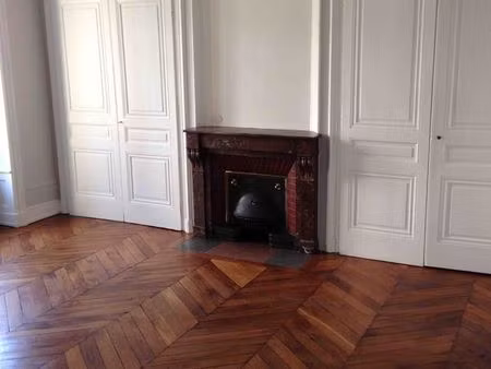 lyon préfecture appartement 52m2