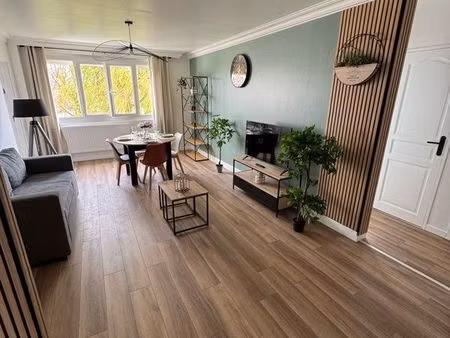 ? location haut de gamme – 3 chambres – place de la mairie canteleu