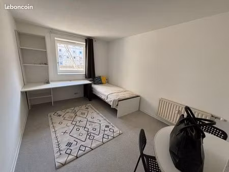 début meinau près tram  beau studio rénové