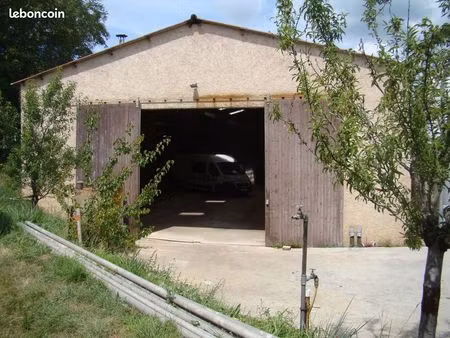 garage caravane camping-car