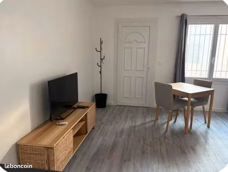 studio rénové et meublé