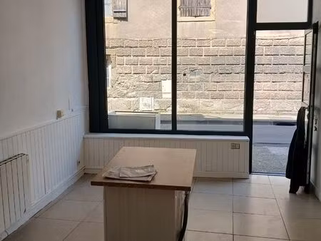 location t2 avec cour