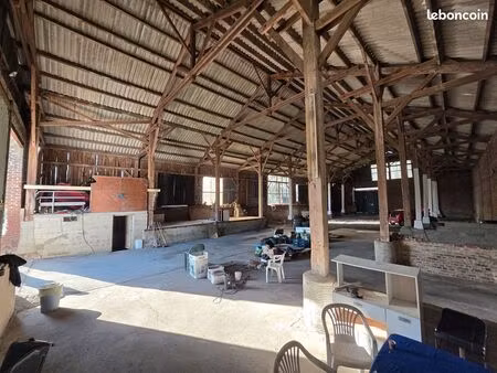 grange 630m² double accès omissy