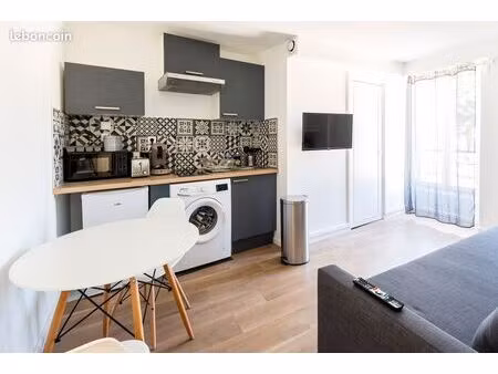 studio meublé – centre de joigny – 18 m²