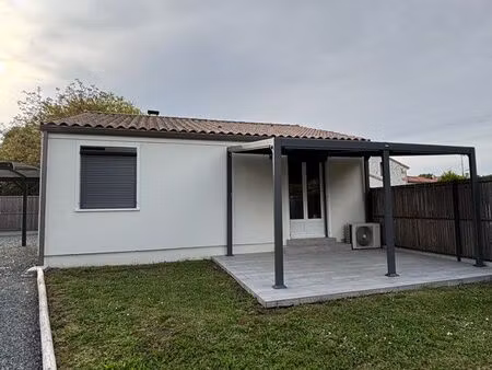 maison individuelle dans village tranquille