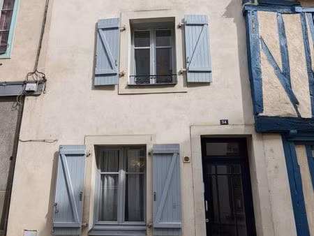 a louer appartement t2 meublé en duplex hyper centre - cour et cave privée