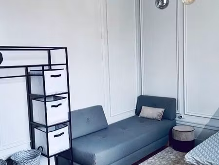 a saisir studio dans villa 1900  lyon 3