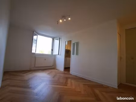 appartement 1 pièce 25m2