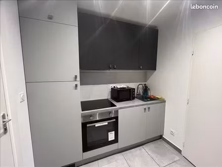 studio 1 pièce 19 m²