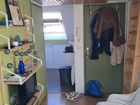 au calme studio meublé tout compris (eau  électricité  chauffage)