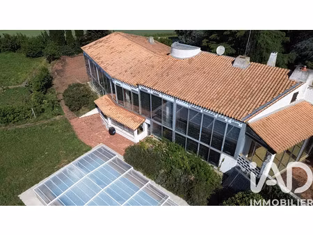 vente demeure d'exception piscine à marennes (17320) : à vendre piscine / 215m² marennes