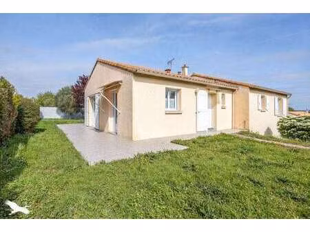 vente maison à chauray (79180) : à vendre / 130m² chauray
