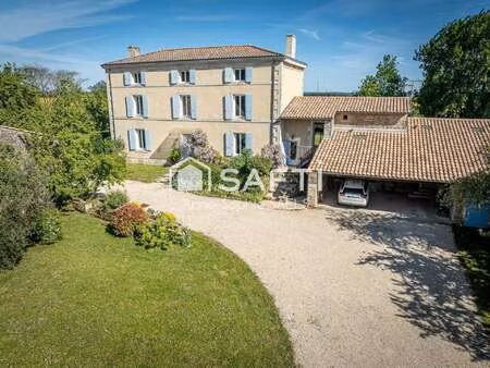 vente maison à la crèche (79260) : à vendre / 264m² la crèche