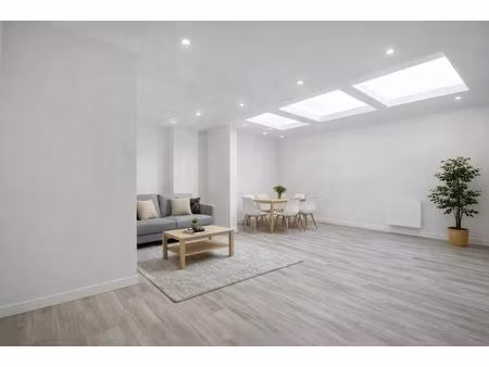 maison de 5 pièces de 167 m² à nîmes