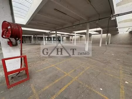 vente entrepôt 739 m²