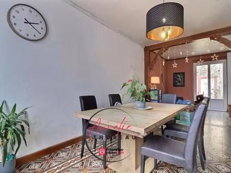 maison de ville  3 chambres  cours  garage