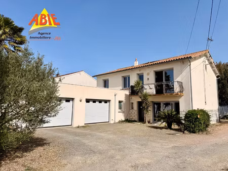 maison proche du centre ville à fontenay-le-comte