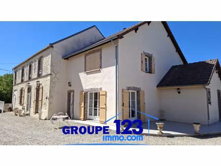 belle maison familiale rénovée  5 chambres.