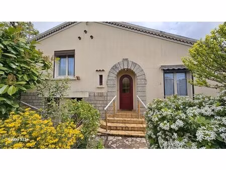 charmante maison individuelle sur un terrain de 882 m²