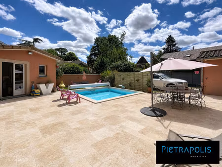 belle maison familiale avec piscine au coeur de civrieux