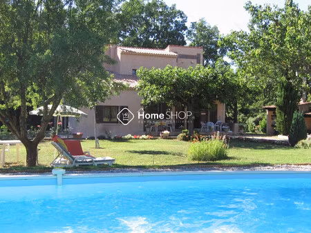 villa au calme avec piscine