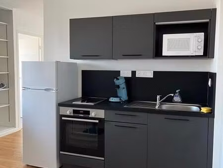 st serge t2 meublé récent 42 m² avec exterieur