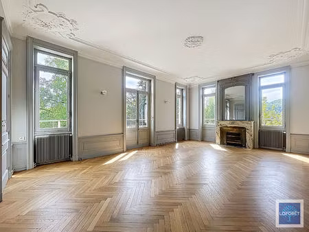 t6 - 159 m² 3 chambres - terrasse & jardin - 06.30.96.21.54.