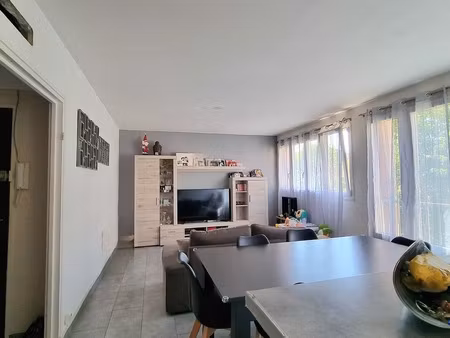 exclusivité bel appartement 4 pièces neuilly sur marne 74 83 m2 avec cave et stationnement