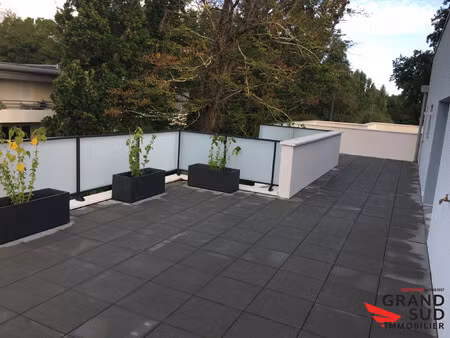 t4 avec terrasse villenave chambery