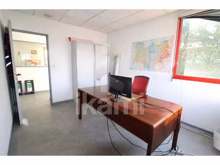 3 bureaux à louer 49m2 portes les valence