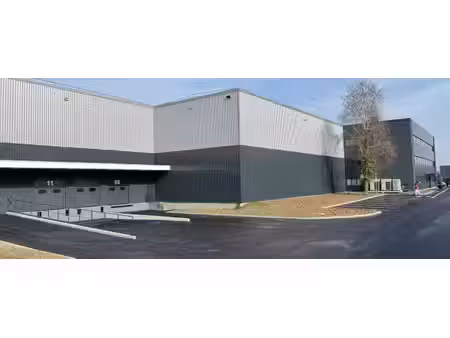 location local d’activités 6715m²