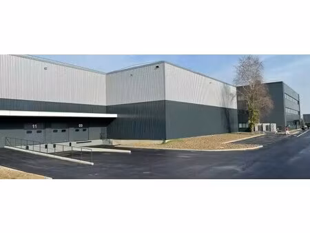 location local d'activités 6 715 m²